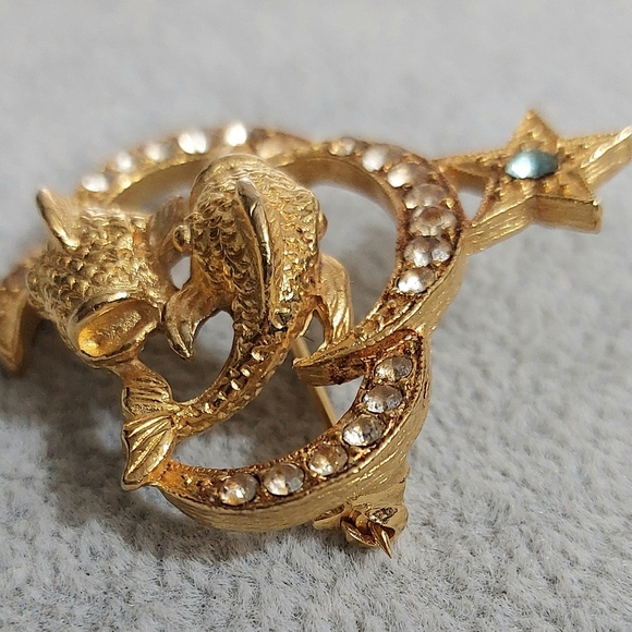 Vintage St. Labre signed Pisces jewelry brooch pin - Picture 3 of 8